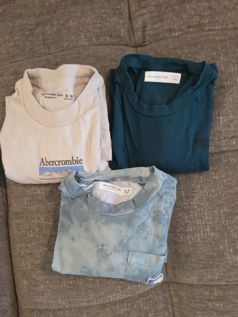 3 pack of abercrombie boys long sleeved shirts 9/10